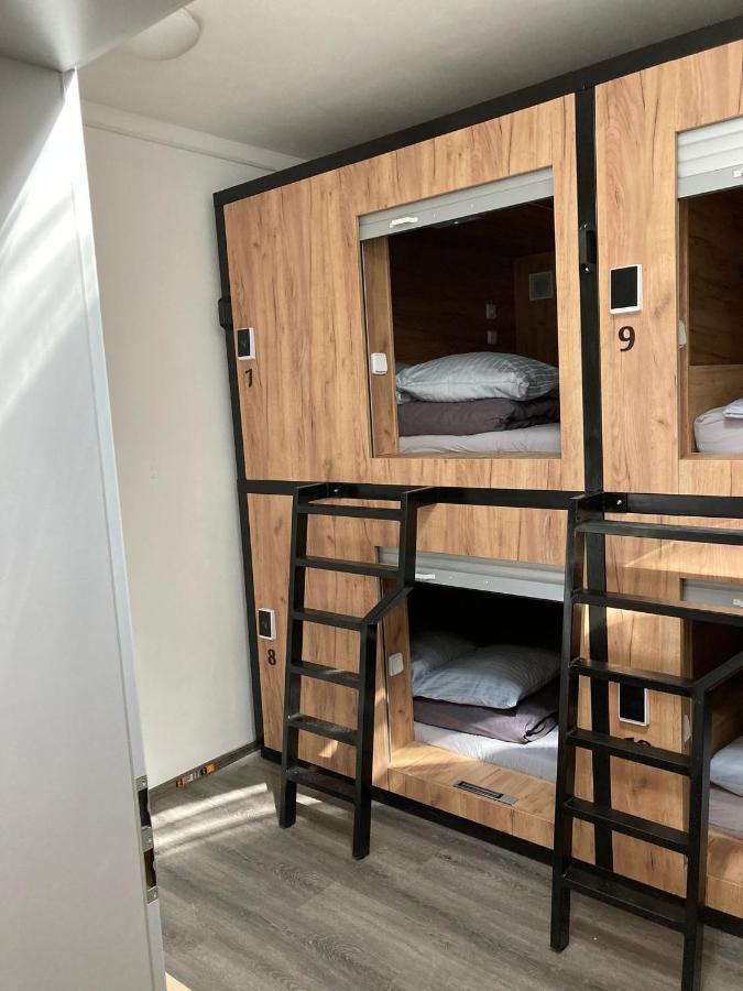 Capsule Hostel Erbenova Praha Eksteriør bilde