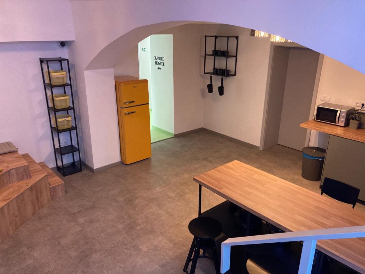 Capsule Hostel Erbenova Praha Eksteriør bilde